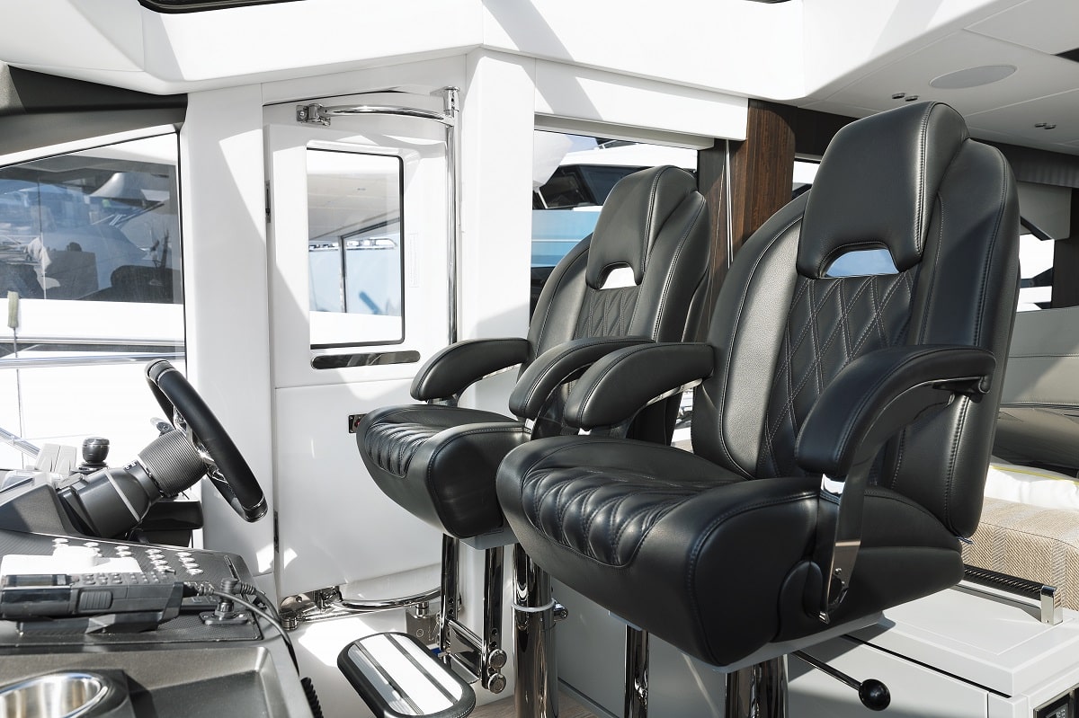 helm seats for yachts