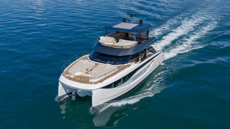 Prestige M7 Video Test: an out-of-the-ordinary power catamaran