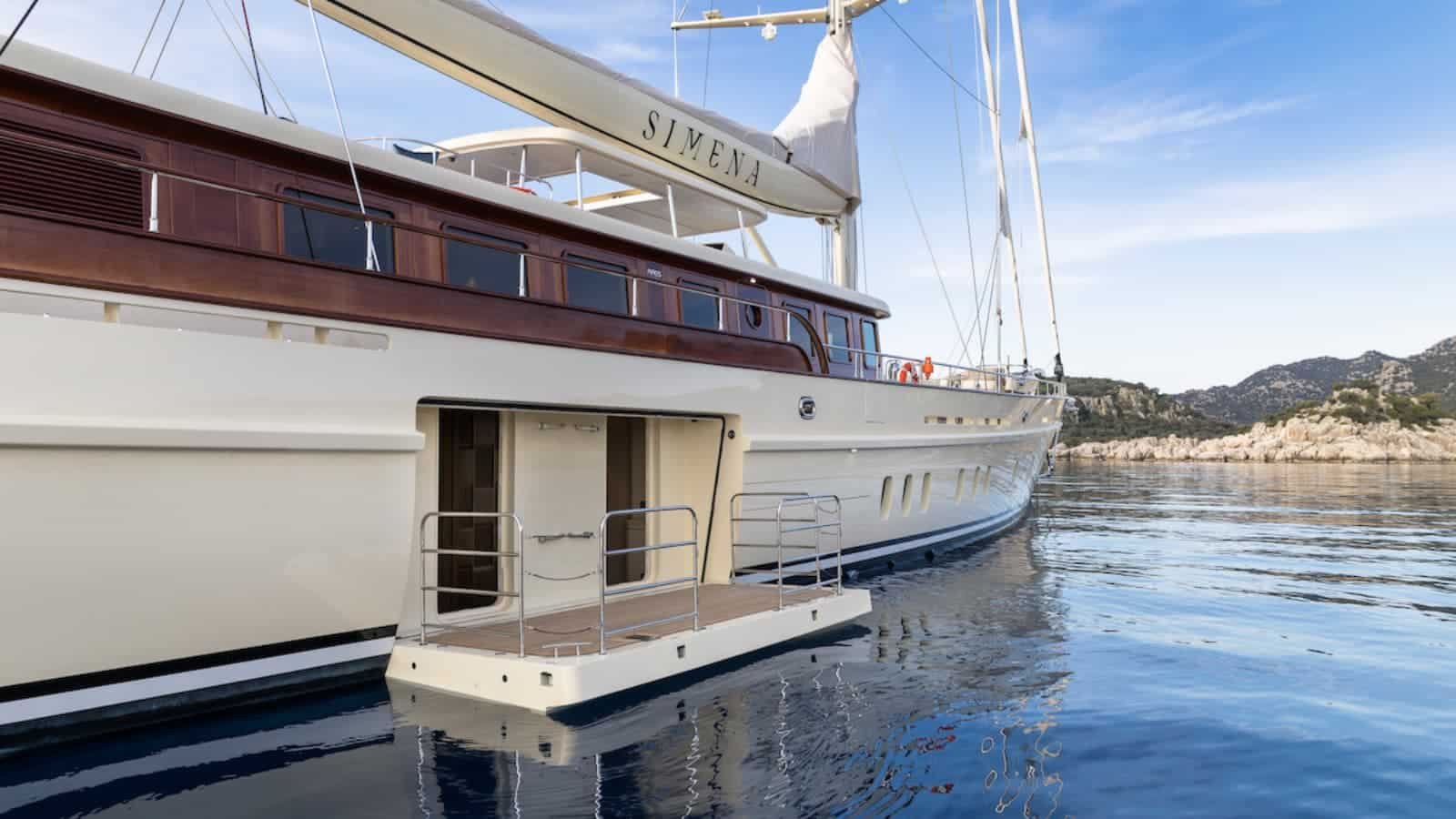 Ares Yachten Badeplattform