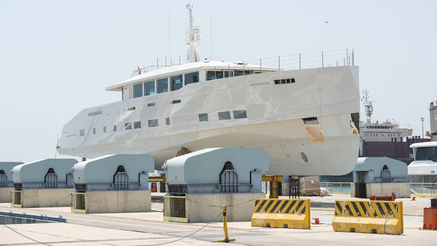 Alia Yachts launches GENIE BLU, the 45 metre custom yacht featuring essential design and maximum contact with the sea